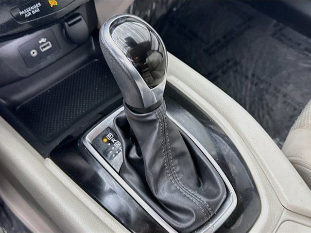 Used 2022 Nissan Rogue Sport SV FWD image 16