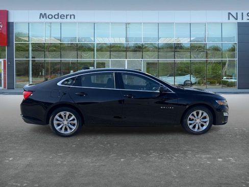 Used 2025 Chevrolet Malibu LT FWD image 4