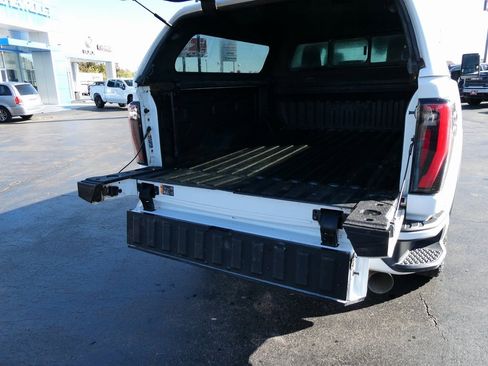 Used 2024 GMC Sierra 2500 AT4 w/ Technology Package image 8