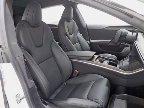 Used 2022 Tesla Model S image 30