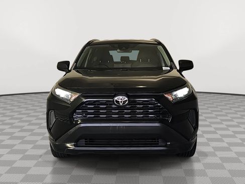 Used 2020 Toyota RAV4 LE FWD image 3