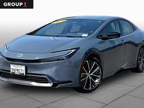 Used 2024 Toyota Prius XLE FWD image 1