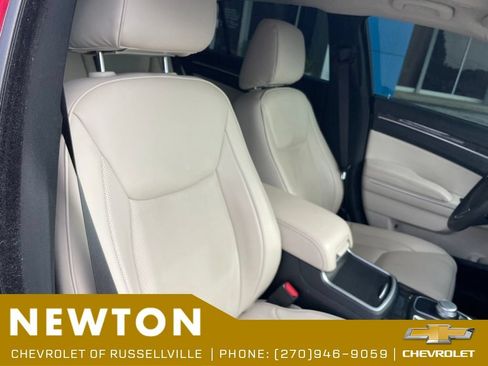 Used 2023 Chrysler 300 Touring L w/ Popular Equipment Group RWD image 22