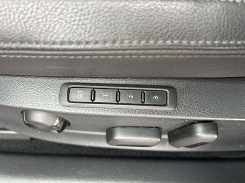 Used 2015 Volkswagen Passat 1.8T SEL Premium image 23