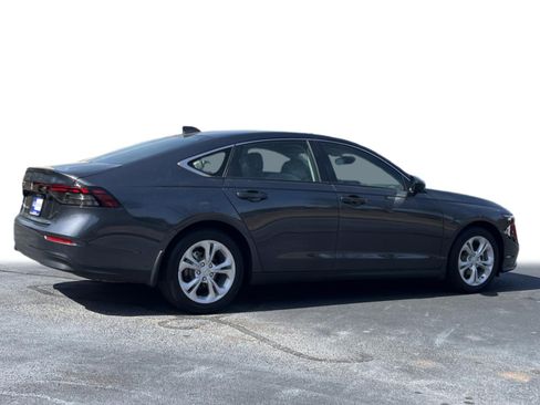 Used 2025 Honda Accord LX image 24