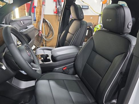 New 2026 Buick Enclave Sport Touring w/ Power Package image 17