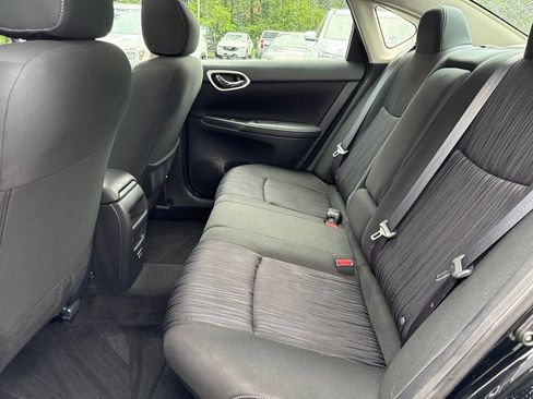 Used 2019 Nissan Sentra SV w/ Special Edition Package FWD image 12