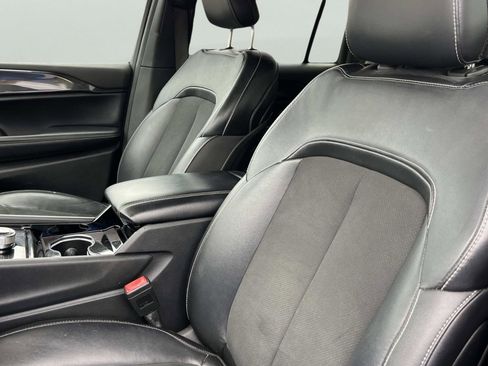 Used 2023 Jeep Grand Cherokee Altitude image 28