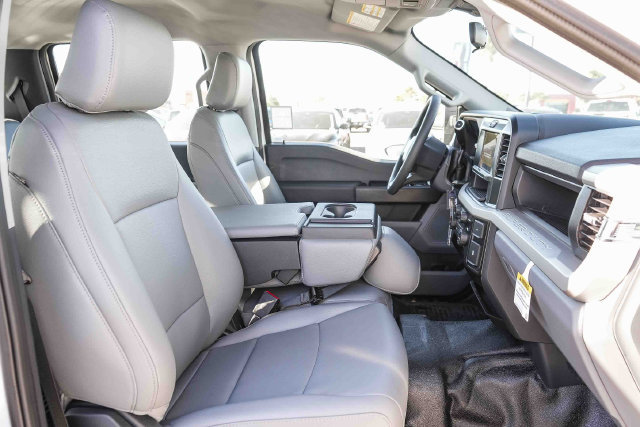 New 2025 Ford F250 XL w/ XL Driver Assist Package RWD image 29