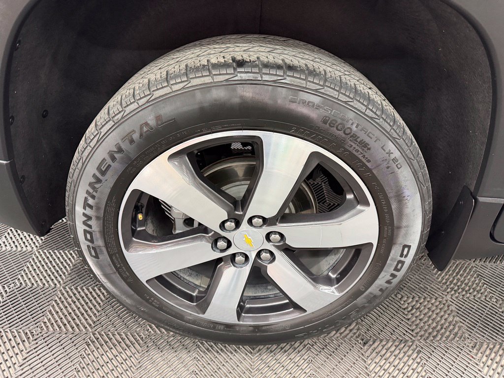 Used 2022 Chevrolet Traverse LT w/ LT Premium Package FWD image 19