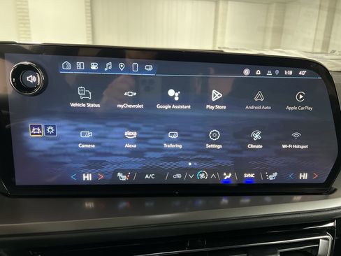 New 2025 Chevrolet Traverse LT image 13