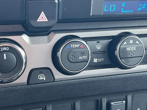 Used 2022 Toyota Tacoma SR image 28