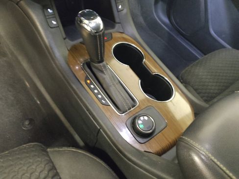 Used 2019 GMC Acadia SLE image 26