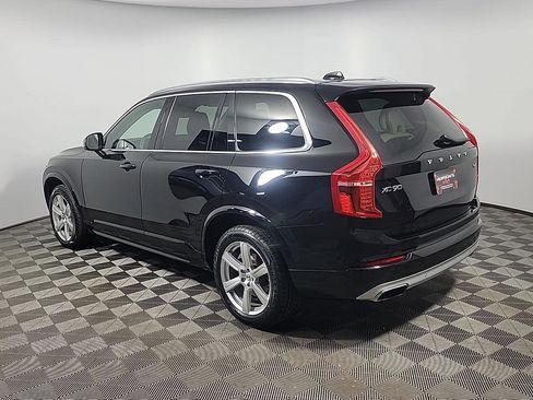 Used 2021 Volvo XC90 T6 Momentum w/ Climate Package image 11