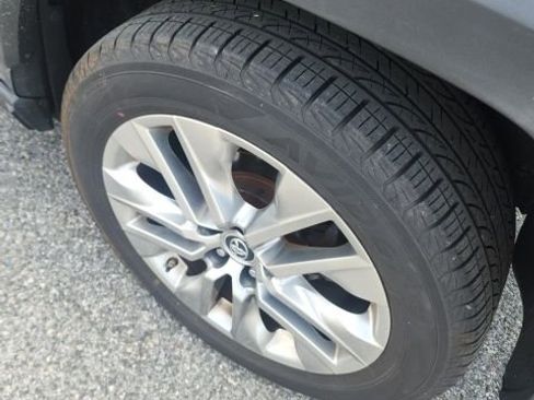 Used 2019 Toyota RAV4 XLE Premium w/ Cold Weather Package AWD/4WD image 8