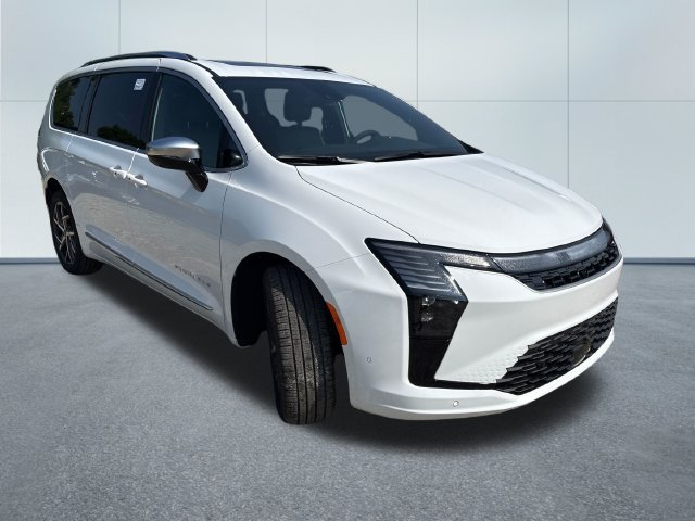 New 2027 Chrysler Pacifica Pinnacle w/ Theater Group AWD/4WD image 5