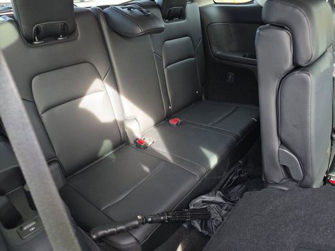 Used 2024 Nissan Pathfinder SL image 25