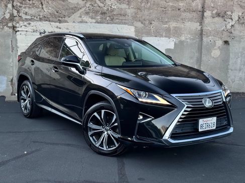 Used 2018 Lexus RX 350 FWD w/ Premium Package image 2