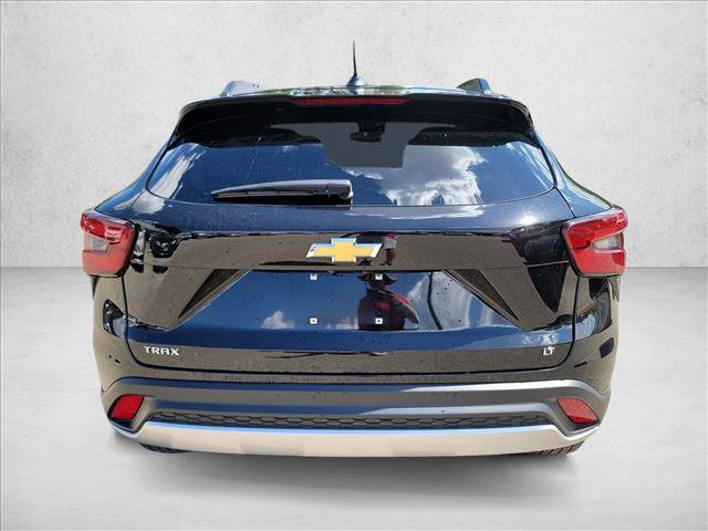 Used 2025 Chevrolet Trax LT FWD image 6