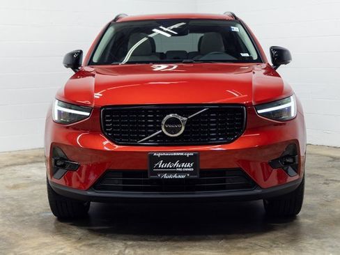 Used 2024 Volvo XC40 B5 Ultimate w/ Protection Package Premier image 6