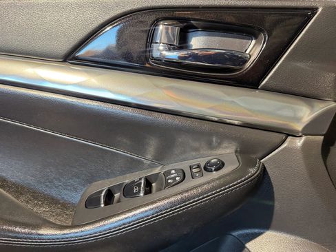 Used 2017 Nissan Maxima SR FWD image 13