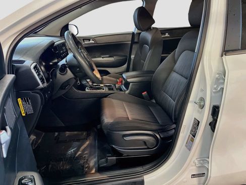 Used 2021 Kia Sportage LX AWD/4WD image 19