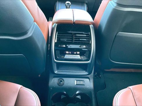 Used 2022 BMW X7 M50i w/ Luxury Seating Package image 33