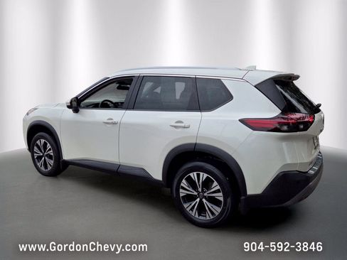 Used 2023 Nissan Rogue SV w/ SV Premium B Package FWD image 3