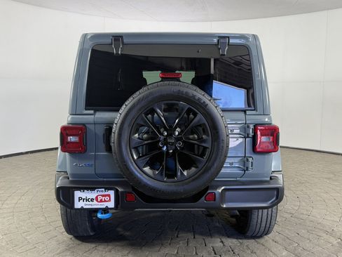 Used 2024 Jeep Wrangler Unlimited Sahara w/ Technology Group AWD/4WD image 6