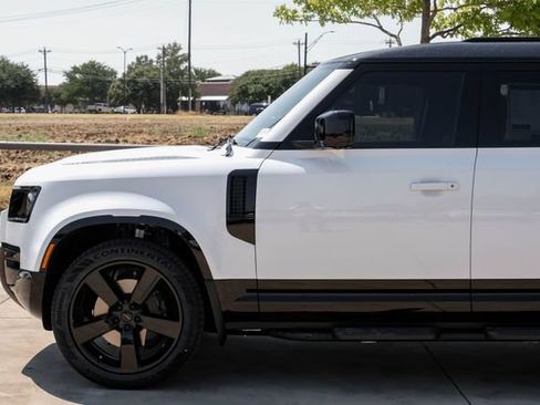 New 2026 Land Rover Defender 110 X-Dynamic SE AWD/4WD image 15