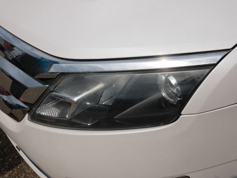 Used 2011 Ford Fusion SEL FWD image 16