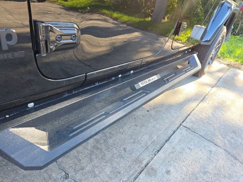 Certified 2024 Jeep Gladiator Sport image 15