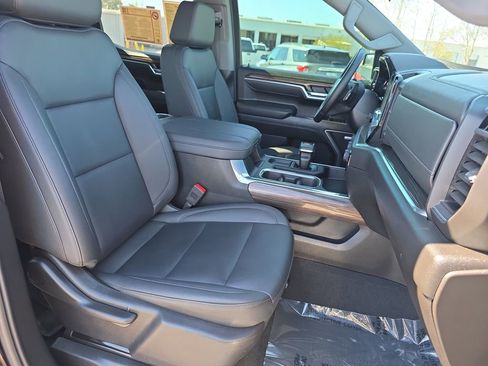 Used 2025 Chevrolet Silverado 1500 RST AWD/4WD image 33
