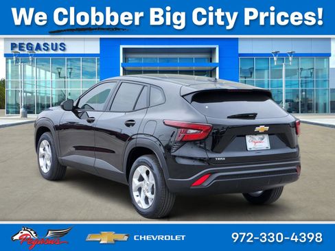 New 2026 Chevrolet Trax LS w/ LS Convenience Package image 5