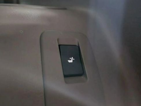 Used 2016 Lexus GX 460 Luxury w/ Preferred Accessory Package image 22