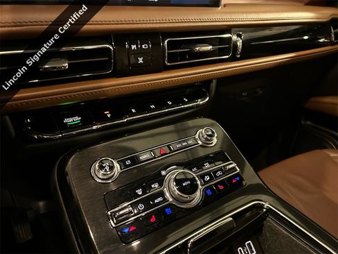 Certified 2023 Lincoln Nautilus Reserve image 18