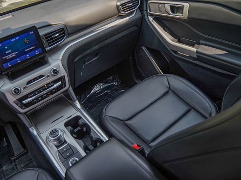 Used 2023 Ford Explorer XLT w/ Equipment Group 202A image 37