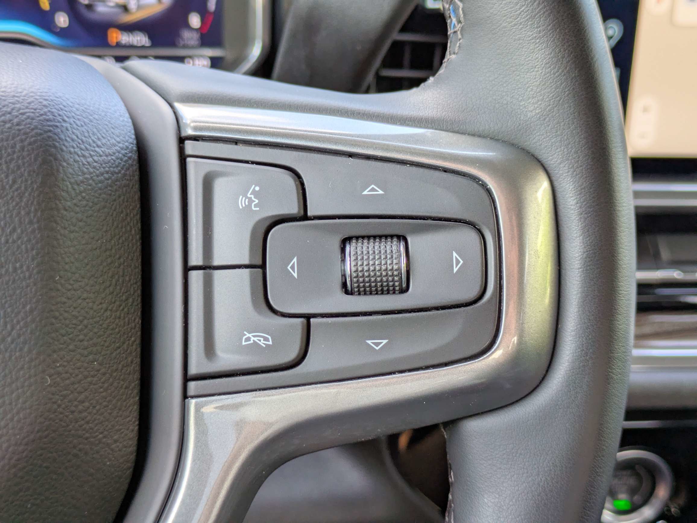 Used 2023 Chevrolet Silverado 1500 LT AWD/4WD image 25