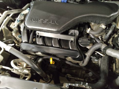 Used 2021 Nissan Rogue Sport SV w/ Technology Package FWD image 30