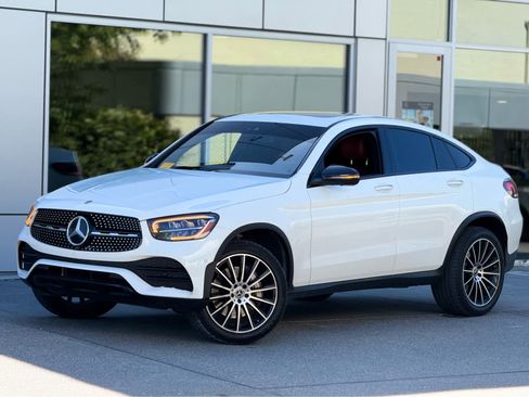 Used 2023 Mercedes-Benz GLC 300 4MATIC Coupe image 2