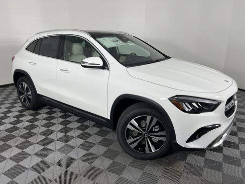New 2026 Mercedes-Benz GLA 250 4MATIC image 2