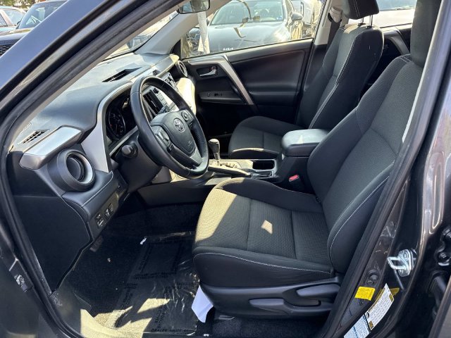 Used 2018 Toyota RAV4 XLE w/ Plus Extra Value Package AWD/4WD image 12