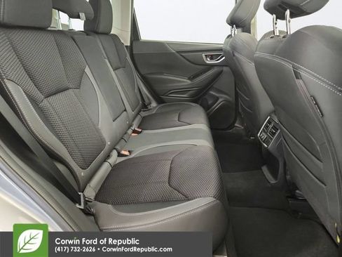 Used 2023 Subaru Forester Premium AWD/4WD image 25