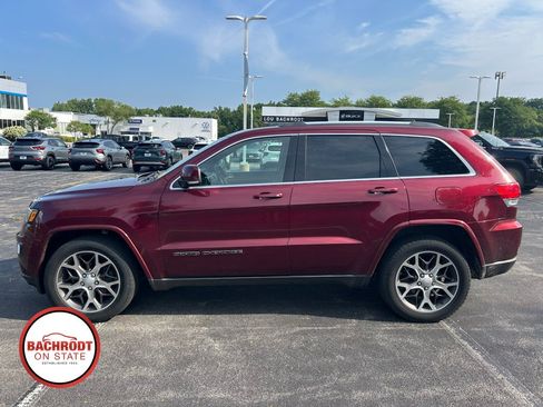 Used 2018 Jeep Grand Cherokee Limited AWD/4WD image 8
