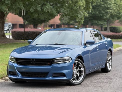Used 2020 Dodge Charger SXT w/ Plus Group RWD image 1