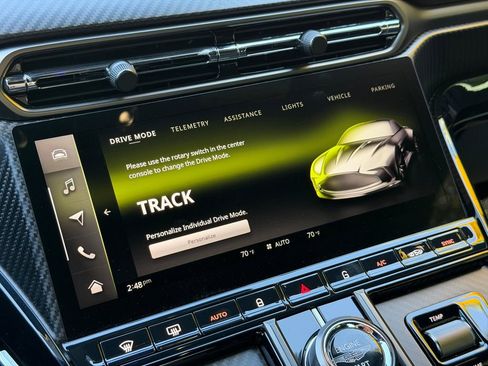 Used 2025 Aston Martin V8 Vantage Coupe image 29