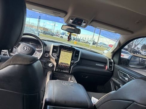 Used 2019 RAM 1500 Laramie image 31