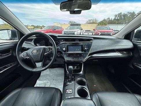 Used 2018 Toyota Avalon XLE image 17