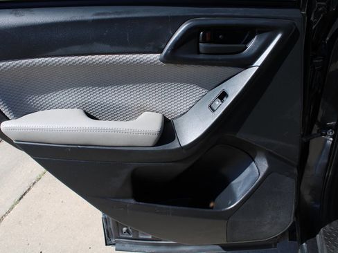 Used 2017 Subaru Forester 2.5i Premium w/ All-Weather Package image 9