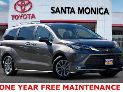 Used 2021 Toyota Sienna XLE